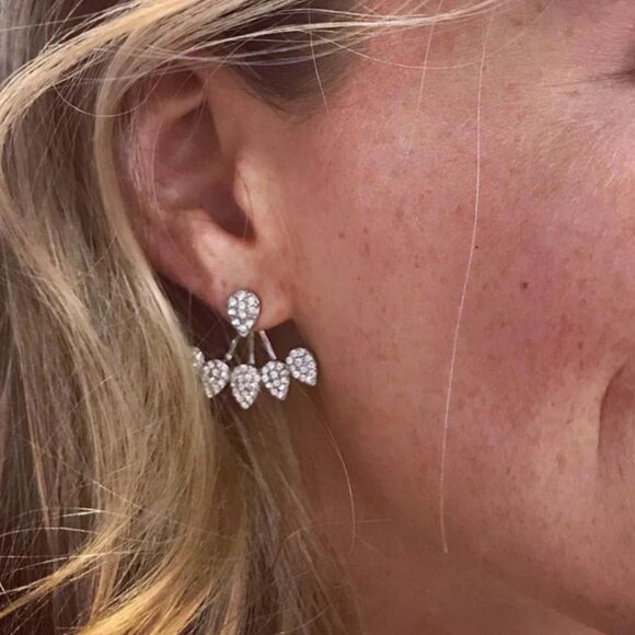 Elegant Gold Earrings A960 - Picture 2 of 3